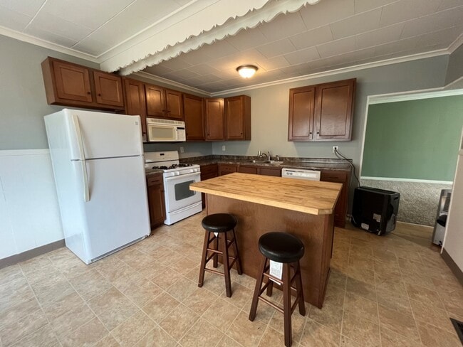 Foto del edificio - 703 Fremont Ave NW