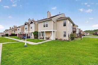Building Photo - 2722 Whispering Hills Dr