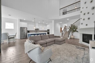 Building Photo - 2807 Kingly Pne Trl