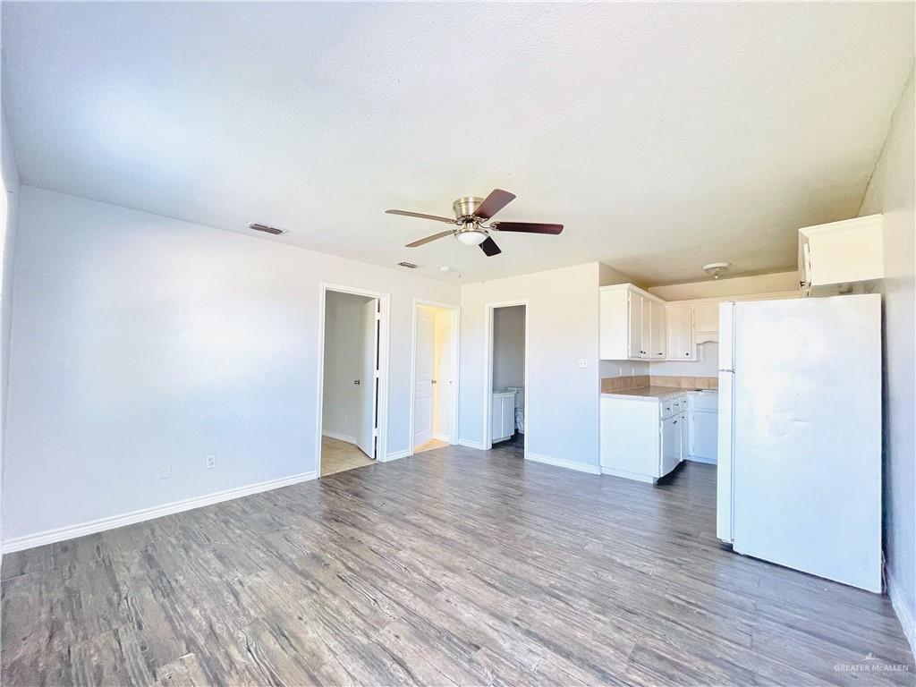 Primary Photo - 3304 N Palm Leaf Cir