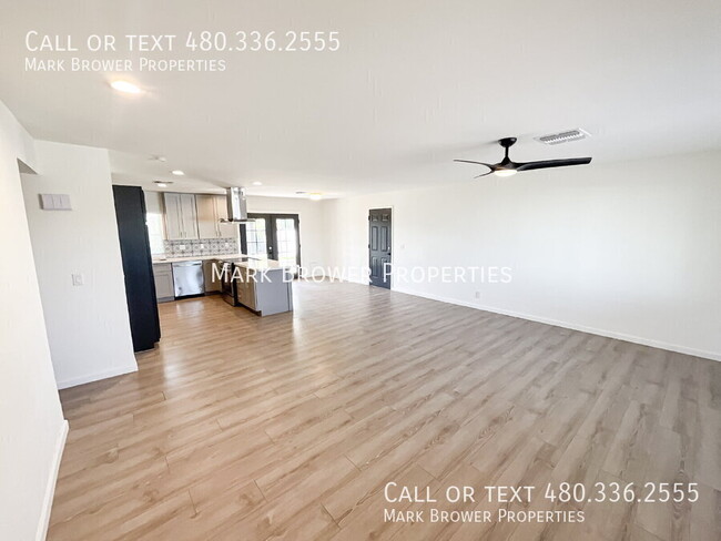 Foto del edificio - 7807 E McKinley St