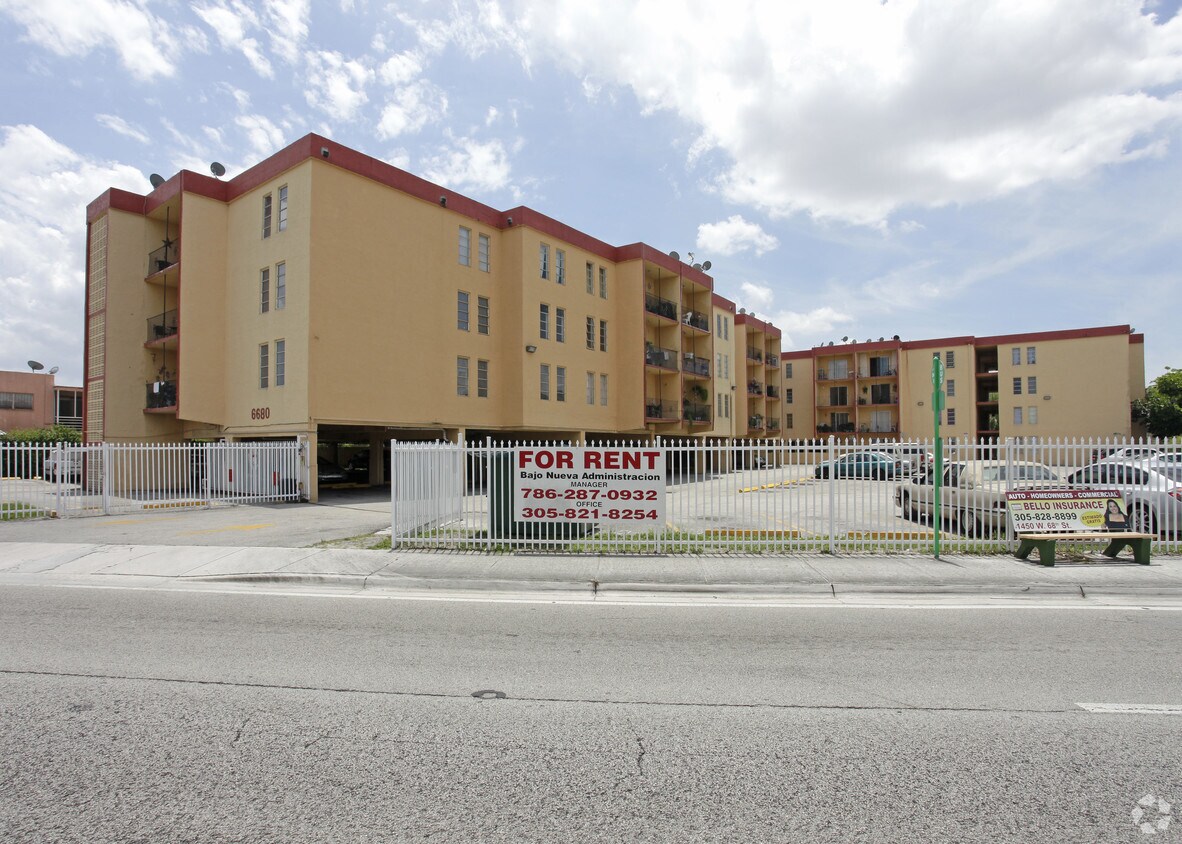 Foto del edificio - 6680 W 2nd Ct