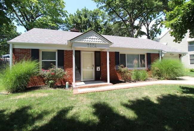 Building Photo - 2 Bedroom 1 Bath Home In Prairie Village