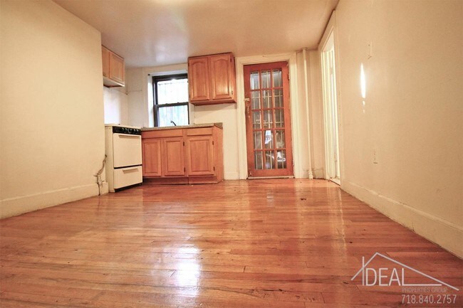 Building Photo - 161 Clermont Ave