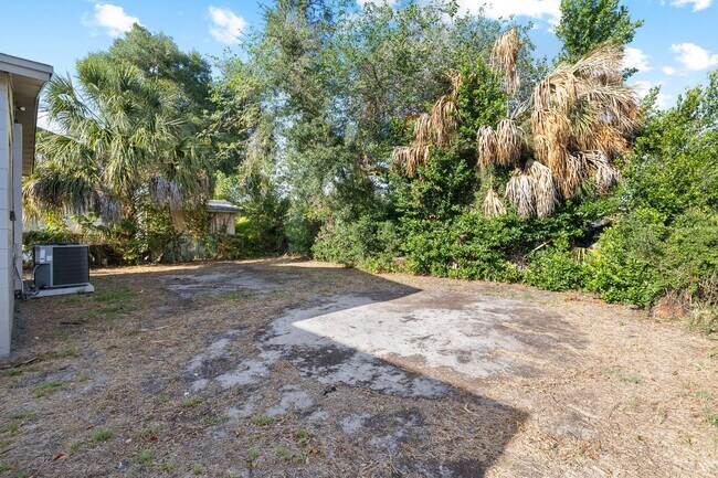 Foto del edificio - Spacious 3bdrm/1bath with bonus room ** $1,595.00 ** Section 8 OK ** Ready NOW **