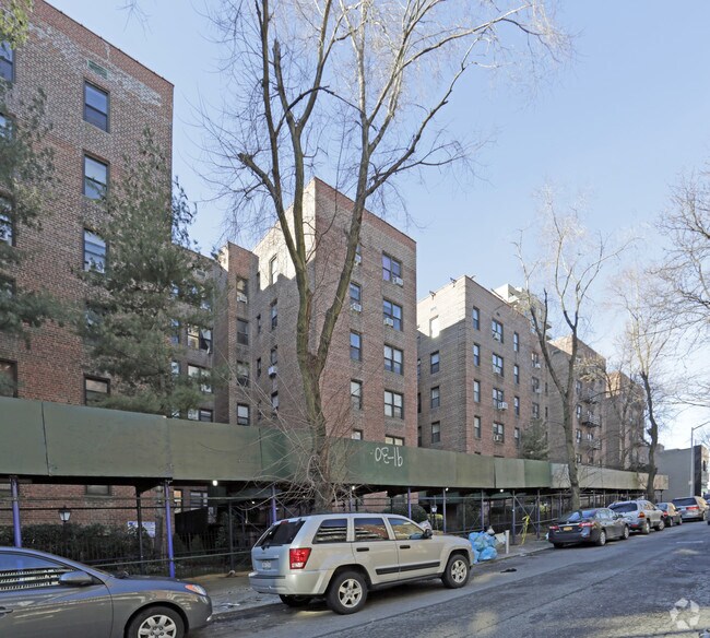 Foto del edificio - 83-30 118th St