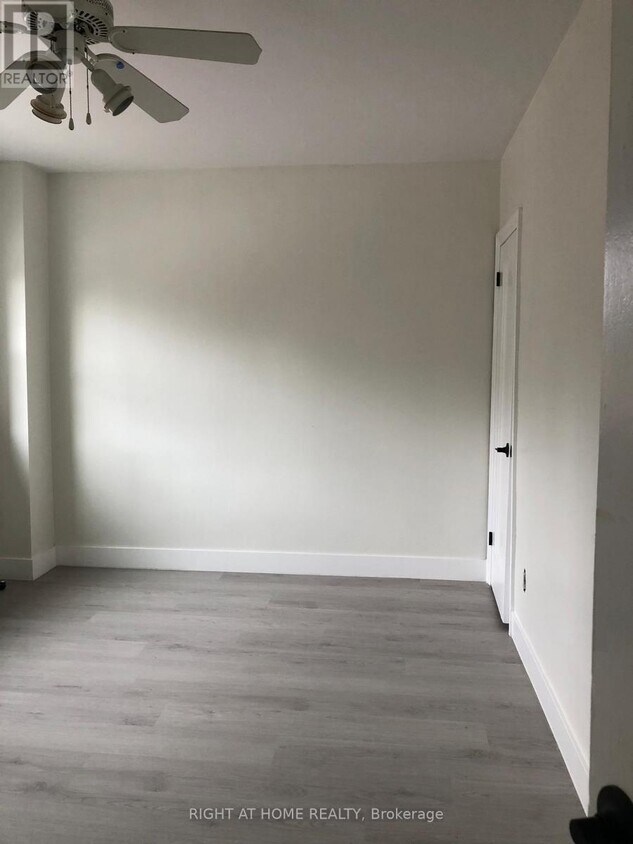 Photo du bâtiment - 55 Glendale Ave