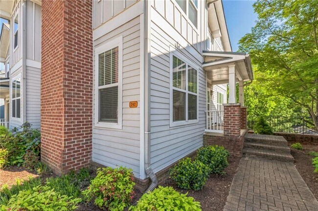 Foto del edificio - 242 16th St NW