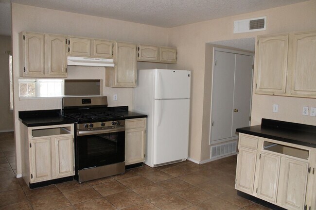 Building Photo - 12333 Nancy Lee Ave