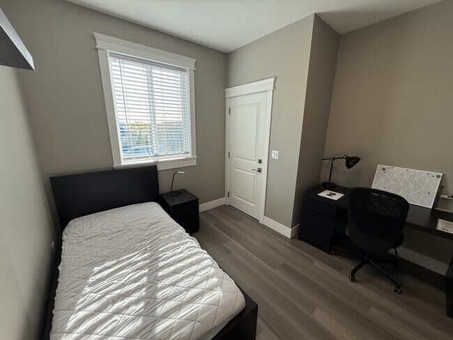 Photo du bâtiment - 450 Irwin St