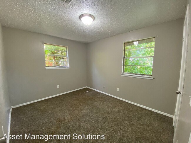 Foto del edificio - 4 br, 1 bath House - 5309 Creekwood Terrace