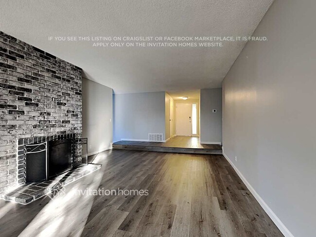 Building Photo - 2655 Elmhurst Cir