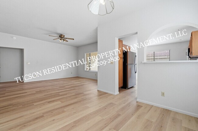 Foto del edificio - 701 W Oakley Pl