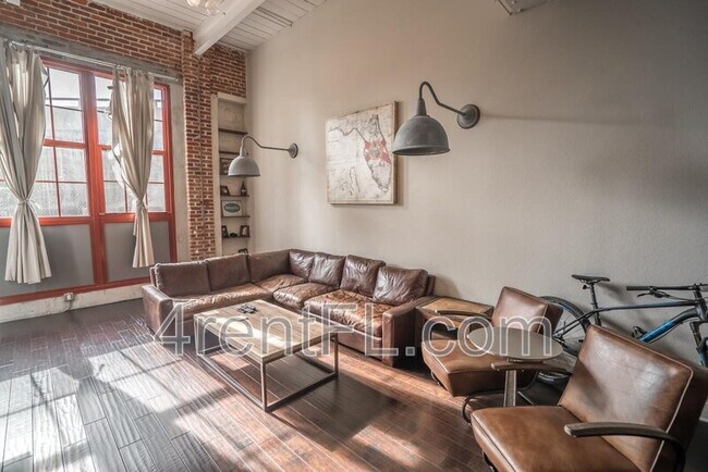 Foto del edificio - 1501 W Horatio St