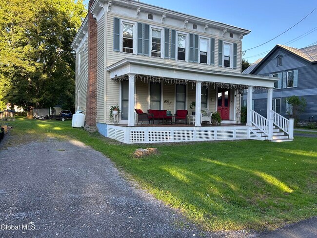 Foto del edificio - 128 Wells Ave