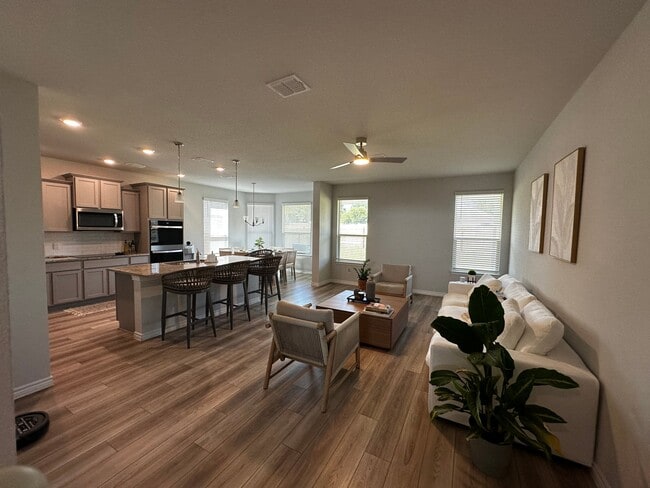 Building Photo - 10743 Chesson Flts Dr