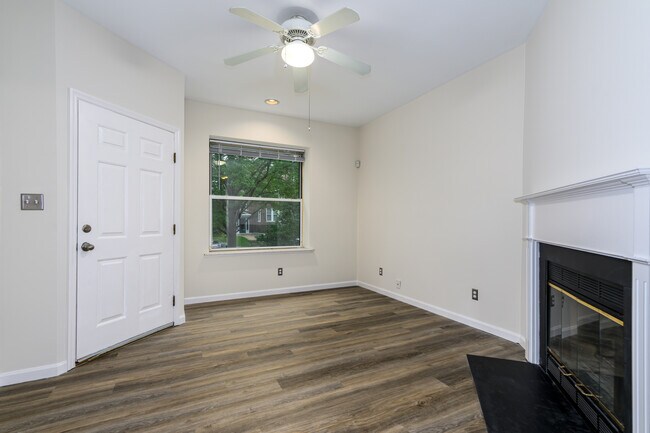 Foto del edificio - 5932 McPherson Ave