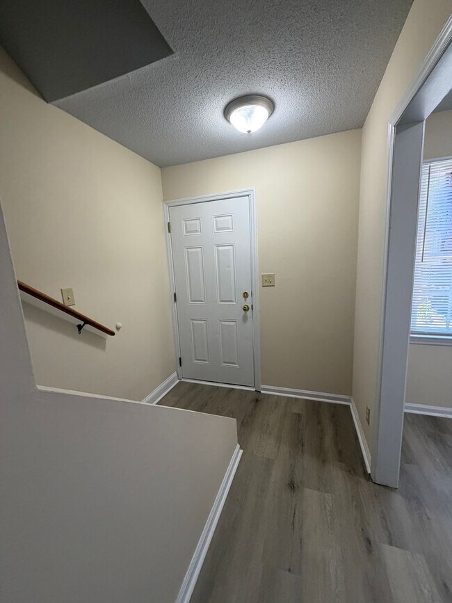 Foto del edificio - Exclusively Offered by Muse Realty, LLC