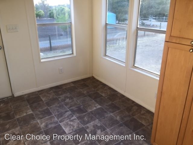 Foto del edificio - 4235 Whispering Oak Way