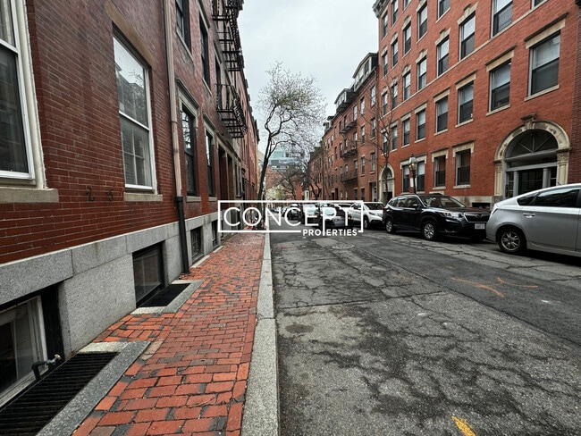 Building Photo - 62 W Cedar St