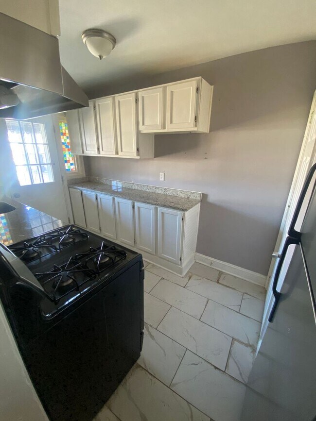 Foto del edificio - 3 bedroom 1 Bathroom Home in Baltimore