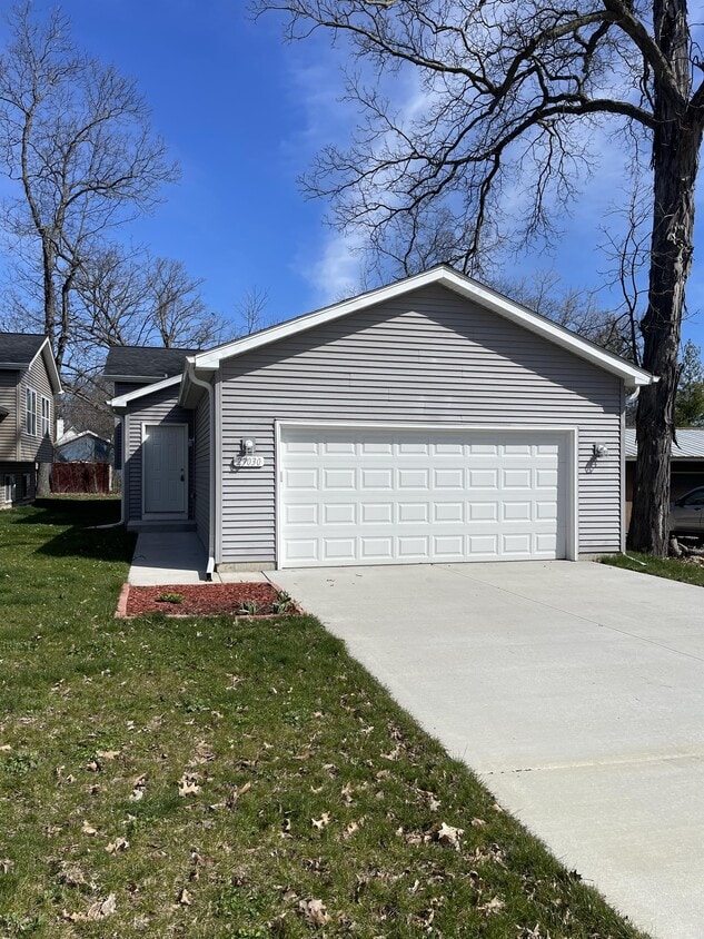 29030 112th Pl, Trevor, WI 53179 House Rental in Trevor, WI