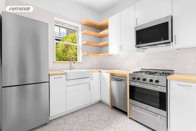 Building Photo - 463 Degraw St