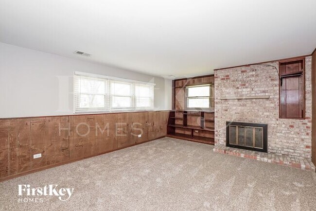 Building Photo - 644 N Ashbury Ave