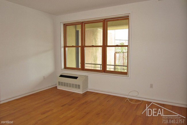 Building Photo - 705 6th Ave