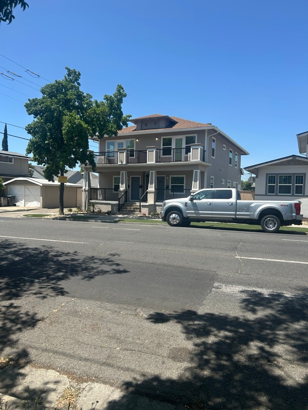 Building Photo - 1823 N Center St