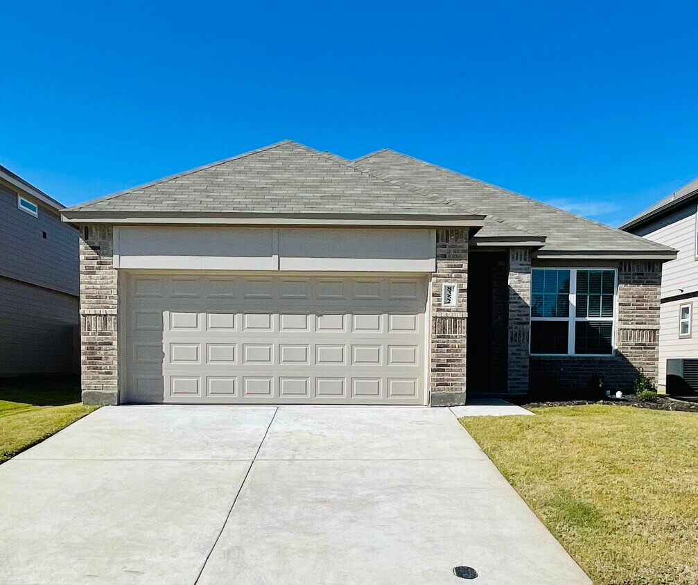 8352 Horned Maple Trl, Fort Worth, TX 76123 House for Rent in Fort Worth, TX