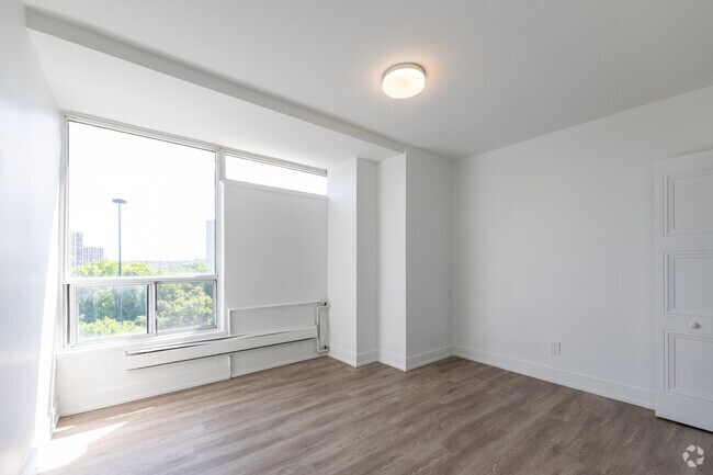 2BR, 1BA - Chambre - 31-35 St. Dennis Drive