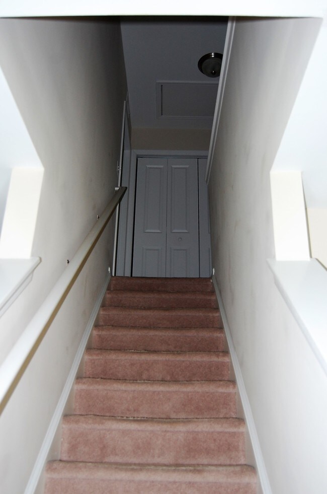 Building Photo - 354 Drayton Pl Dr