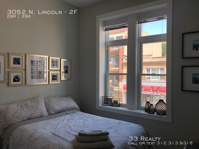 Building Photo - 3052 N Lincoln Ave