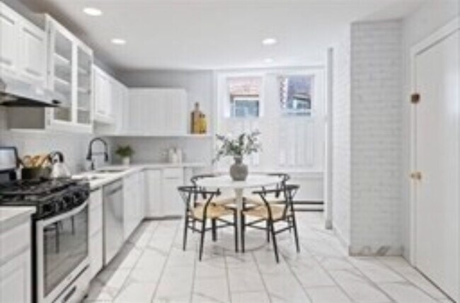 Foto del edificio - 736 Washington St
