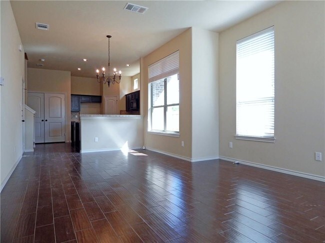 Foto del edificio - 136 Creekside Villa Dr