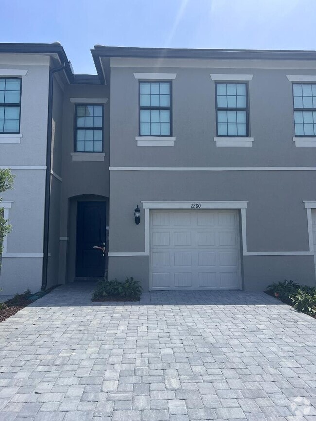 Building Photo - 2280 Appleton Cir S