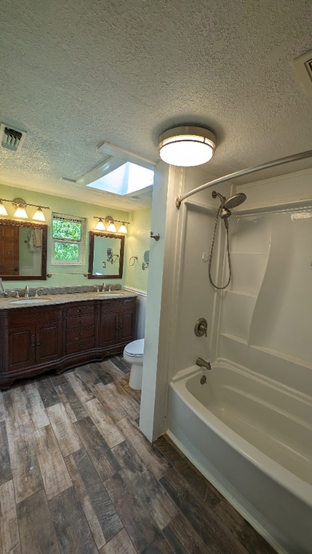 Building Photo - 3274 Highland Ave