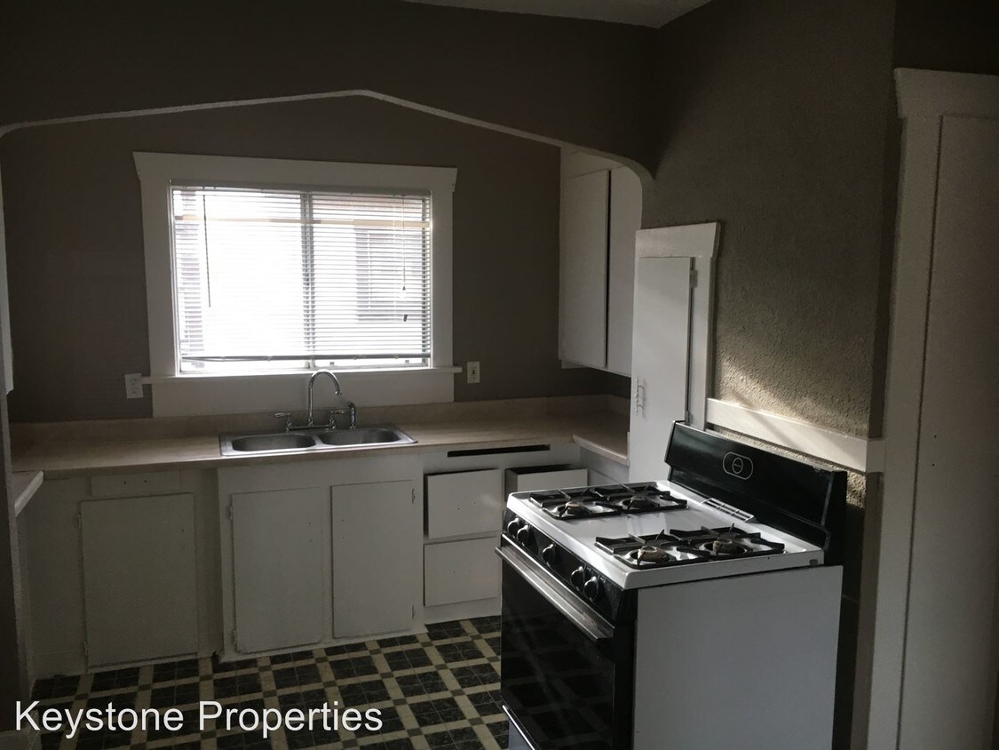 Building Photo - 624 2nd St