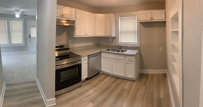 Building Photo - 200 W Caroline St