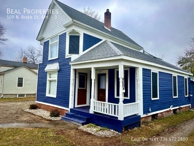 Building Photo - 509 N River St