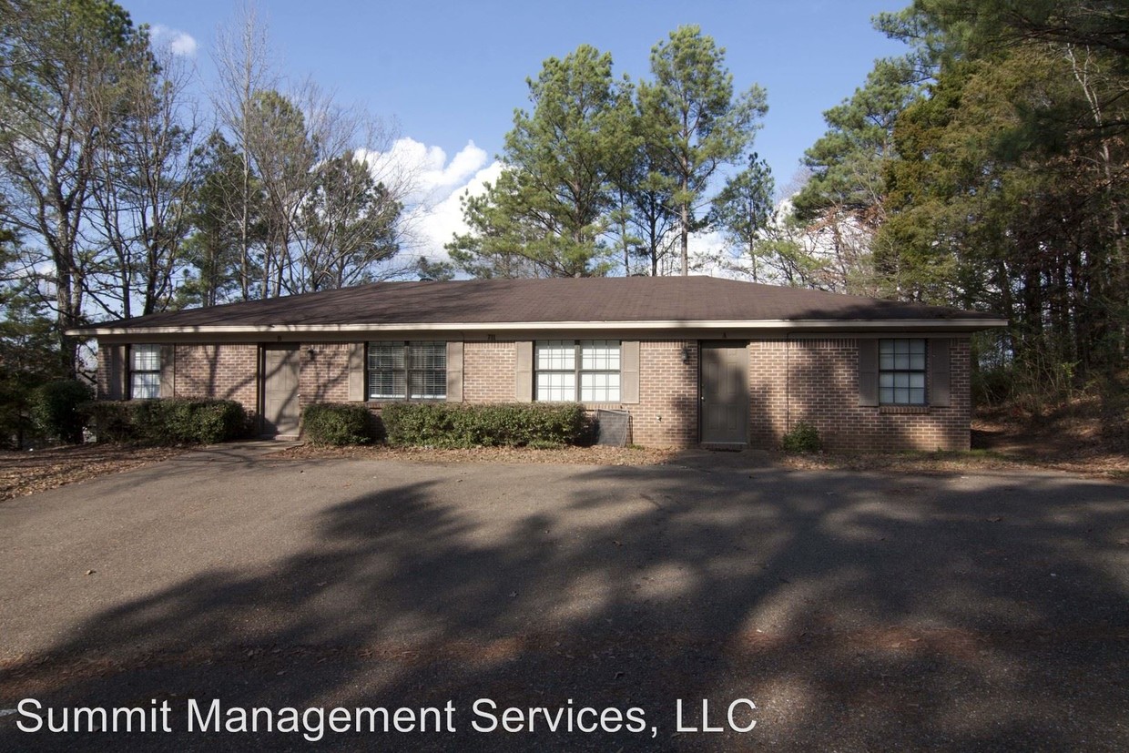 Primary Photo - 711B McLarty Rd