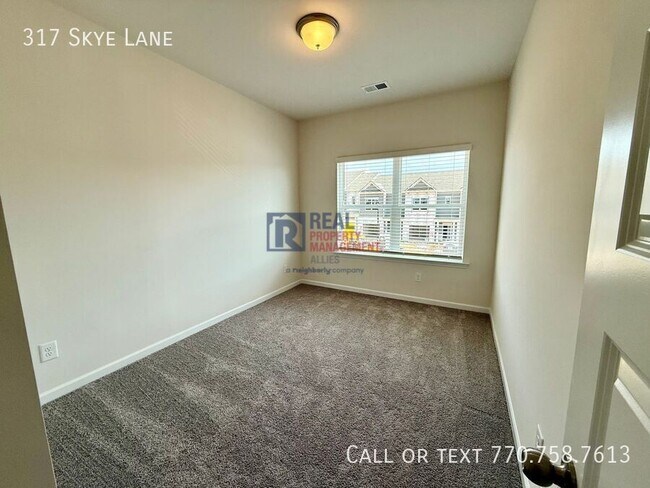 Building Photo - 317 Skye Ln