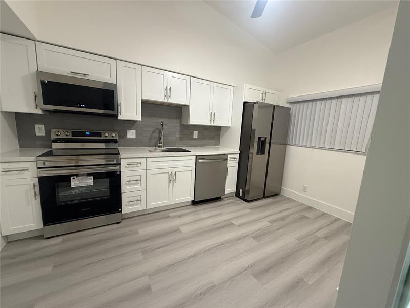 Foto principal - 3037 NW 92nd Ave