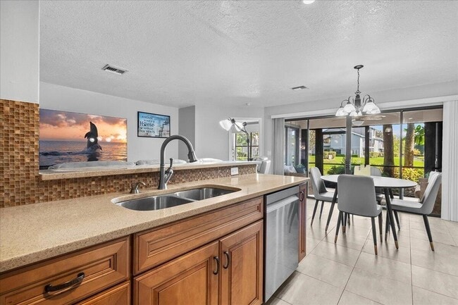 Foto del edificio - 400 Crosswinds Dr