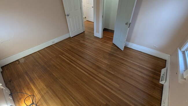 Foto del edificio - 275 Sterling Ave