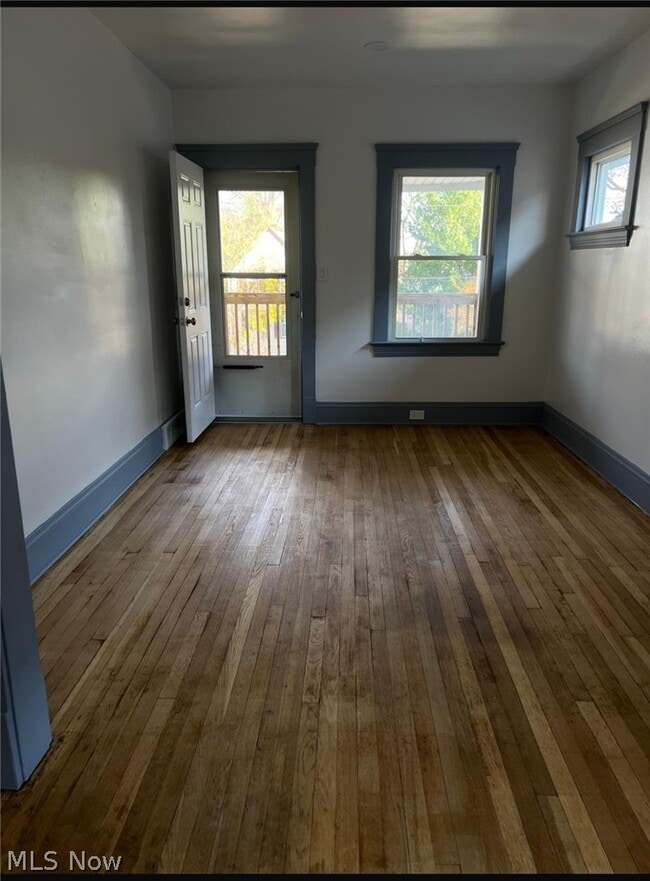 Foto del edificio - 2164 W 100th St