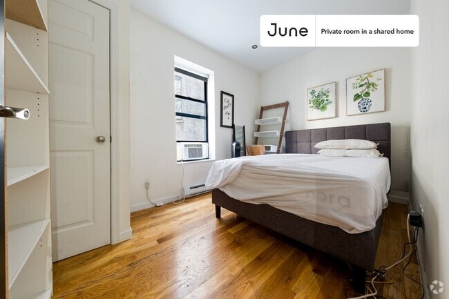 Building Photo - Private bedroom in 4 bed/3 bath Home