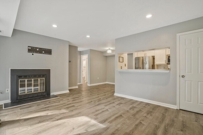 Foto del edificio - 8612 Shadwell Dr