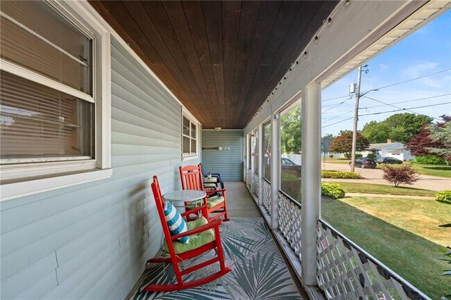 Building Photo - 9 Woodlund Ave